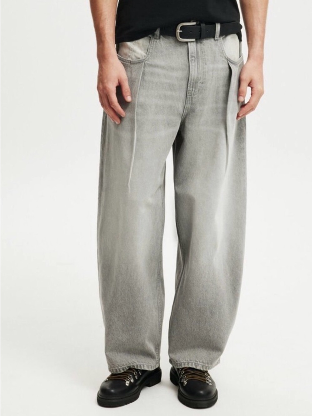 Cotton-On Baggy Balloon Jean in shade pleat shady gray. New. Mens size 28